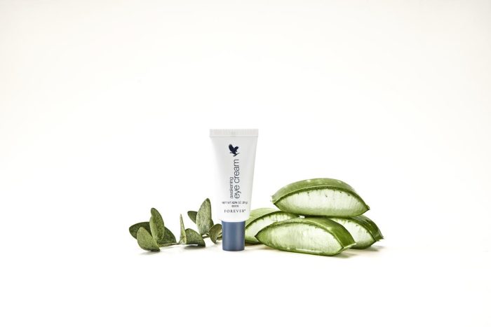 forever-aloe-awakening-eye-cream