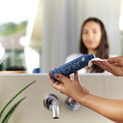 forever-aloe-balancing-toner-gesicht