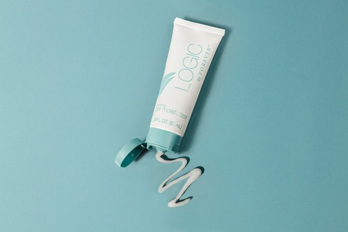 forever-logic-soothing-gel-moisturizer-1