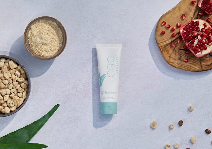 forever-logic-soothing-gel-moisturizer-3