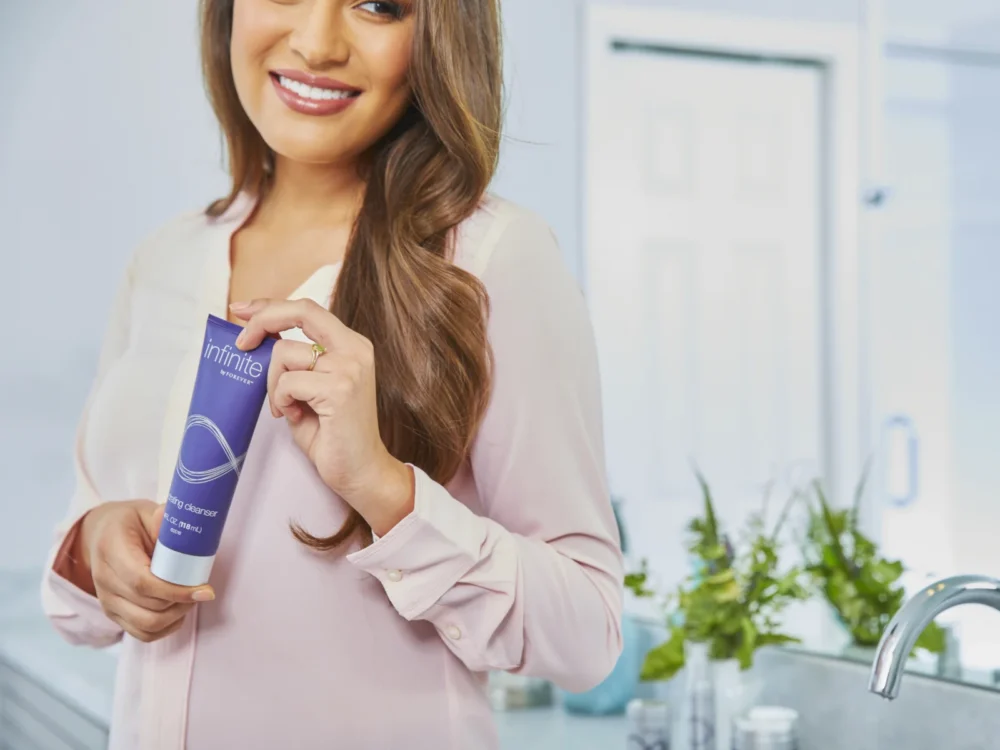 forever-infinite-hydrating-cleanser-reinigung
